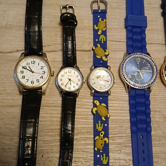 Huge Watch Lot of 25+ Mixed Brands Vintage & Modern Parts/Repair Untested-Box 40